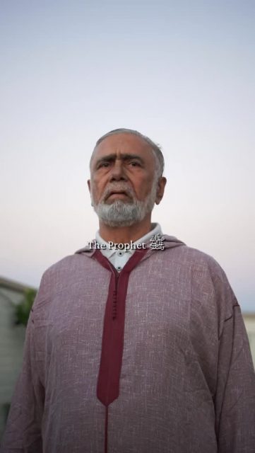 ✨The Prophet ﷺ said:
“Whoever makes this world his greatest concern, Allah will put poverty before his eyes... but whoever makes the Hereafter his concern, Allah will place richness in his heart, and the world will come to him unwillingly.”

A gentle reminder 🌙 chase Jannah, not dunya.

#wasimi #Hadith #IslamicReminders #moroccanthobe #djellaba #gandoura #islam #moroccanthobes